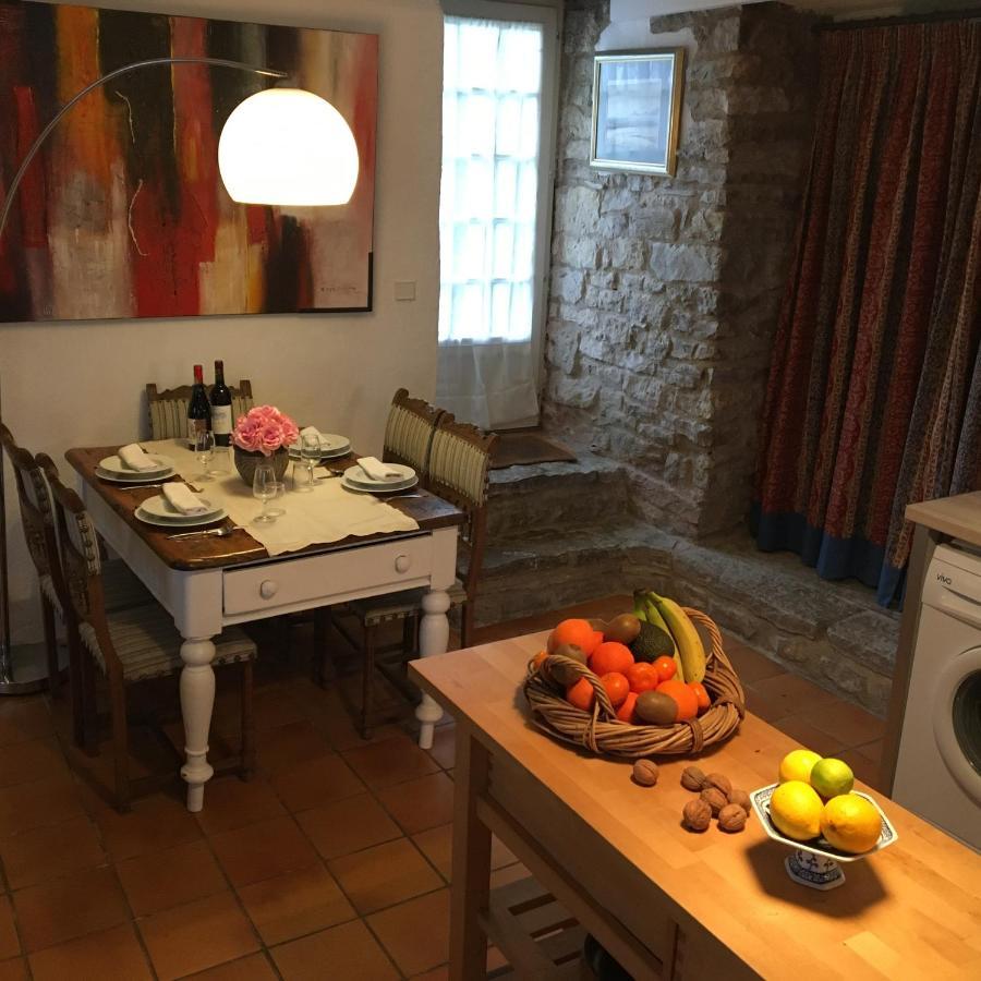 Les Gîtes Pérard Caylus Esterno foto