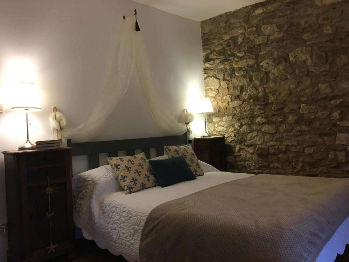 Les Gîtes Pérard Caylus Esterno foto