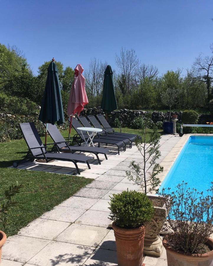 Les Gîtes Pérard Caylus Esterno foto